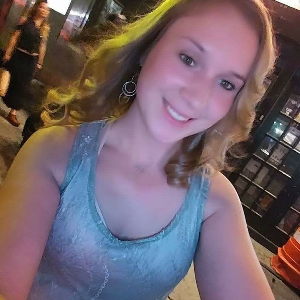 Meet your Posher, Cortney